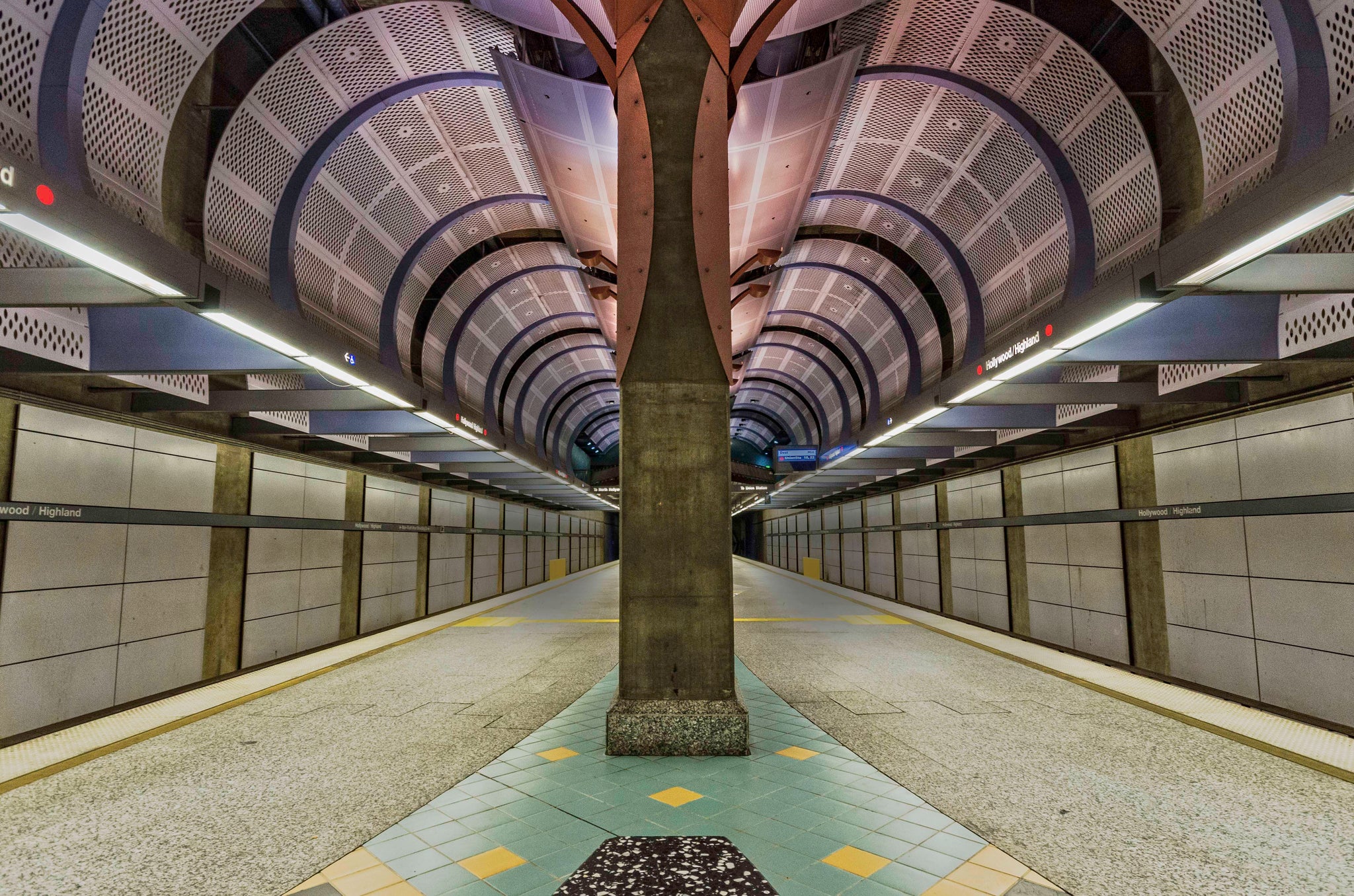 Hollywood And Highland - Korbin Bielski Fine Art